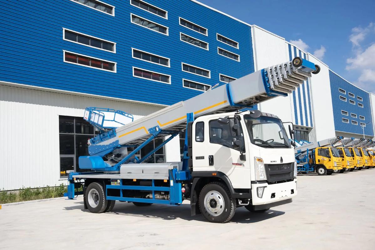 石家庄裕华出租云梯车高空作业车 建筑垃圾搬运